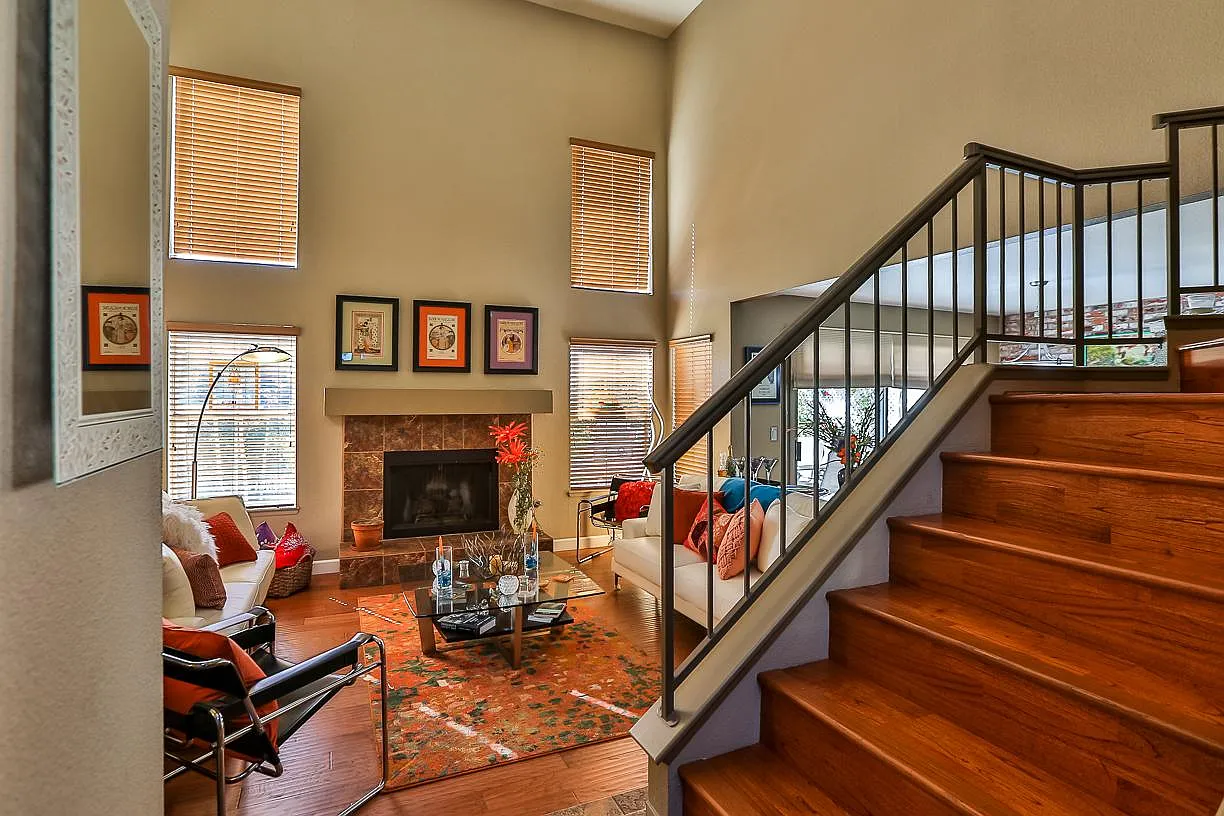 2 bed, 2.5 bath, 1557 sqft, $3,500 — Photo 3