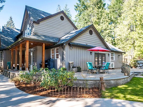 4th image of 6979 Sechelt Inlet Rd