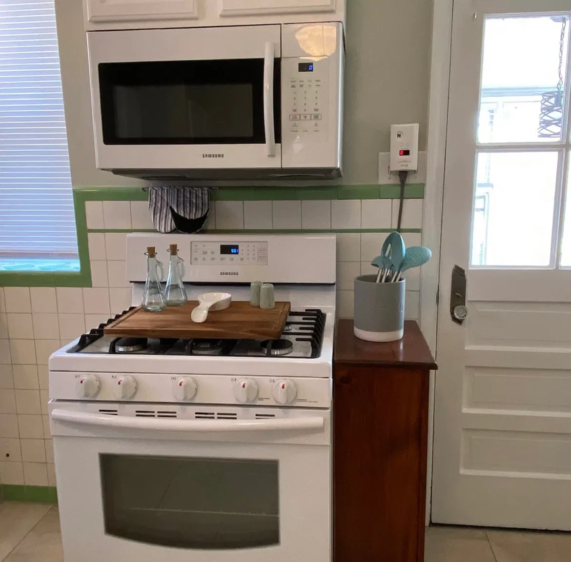 2 bed, 1400 sqft, $1,900 — Photo 3