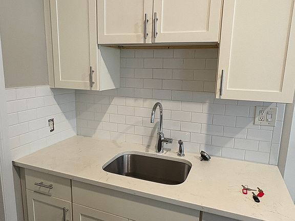 3rd image of 55 Kingsley St #1S