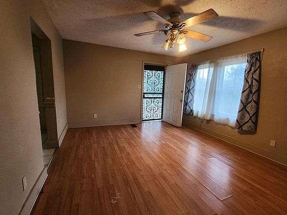 3rd image of 641 Sylvan Dr