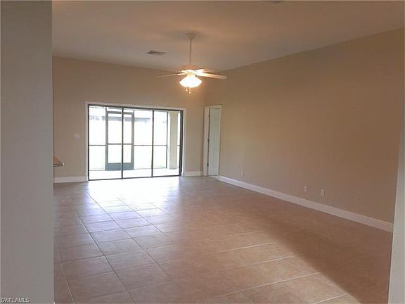 4th image of 618 SE 10th Pl