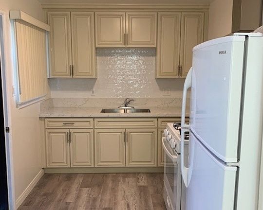 4th image of 5708 Willowcrest Ave