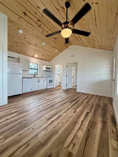 1 bed, $975 — Photo 2