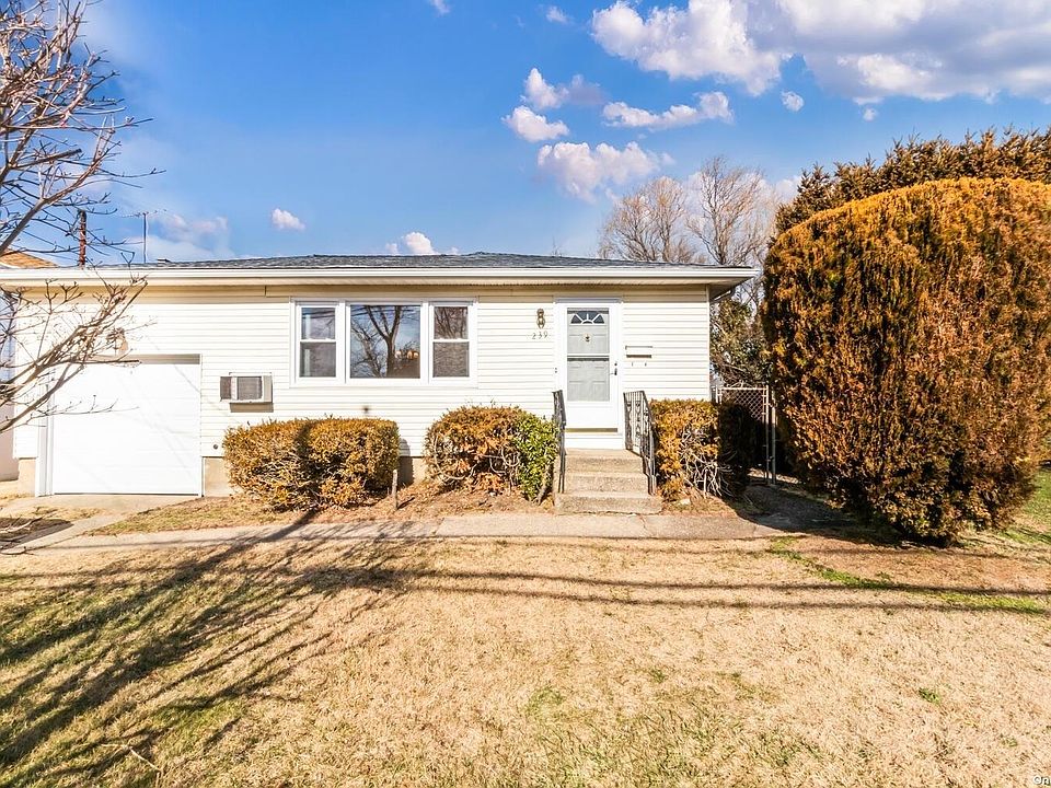 239 Lake Avenue, Deer Park, NY 11729 Zillow