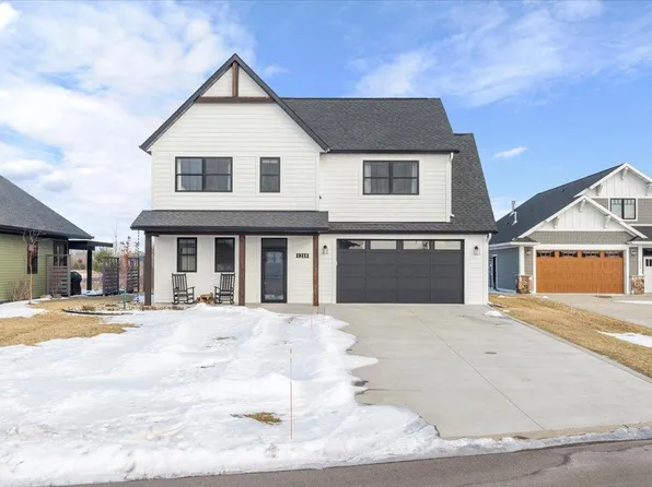 1215 Harbor Pl, East Gull Lake, MN 56401