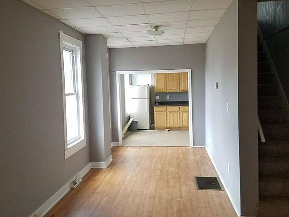 2nd image of 519 N Montford Ave