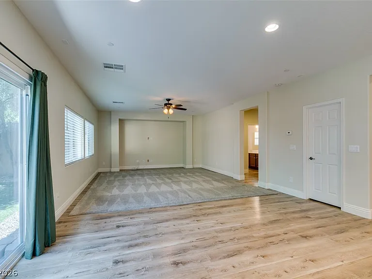 2884 Green Falls Ave — Photo 8