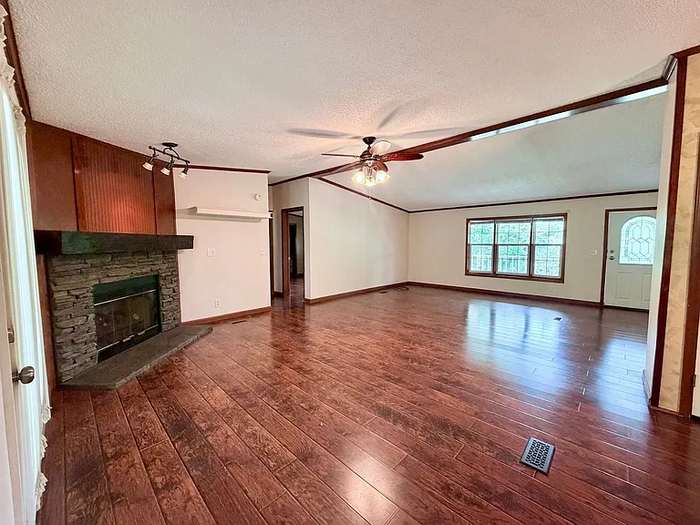 3081 Highway 81 S — Photo 10