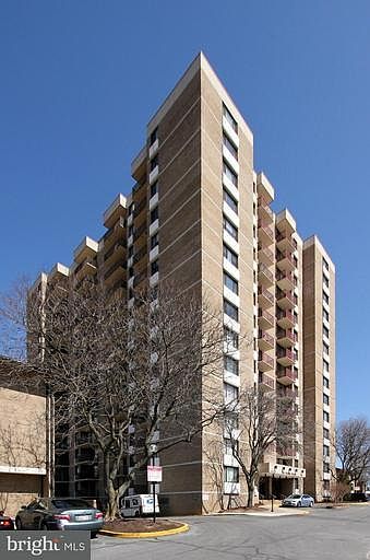 1st image of 118 Monroe St APT 902