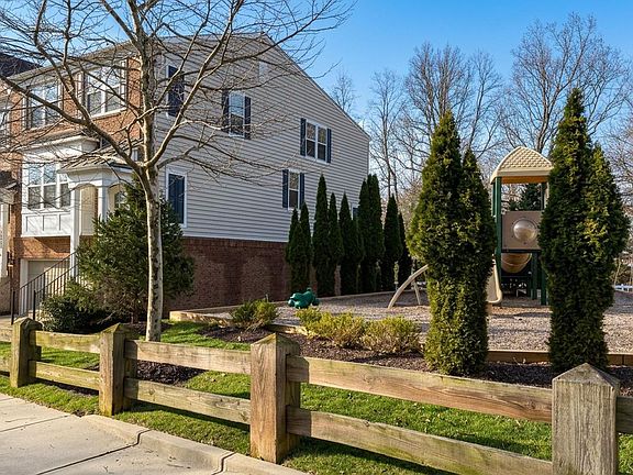 2nd image of 11808 Mango Ln