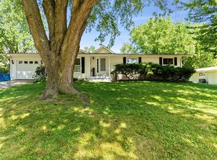 1505 Rainbow Dr, Belle Plaine, IA 52208
