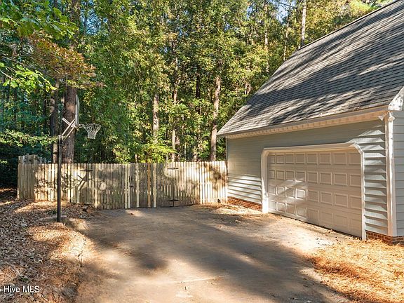 5th image of 465 E Hedgelawn Way