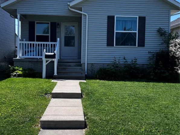 827 G Ave NW, Cedar Rapids, IA 52405
