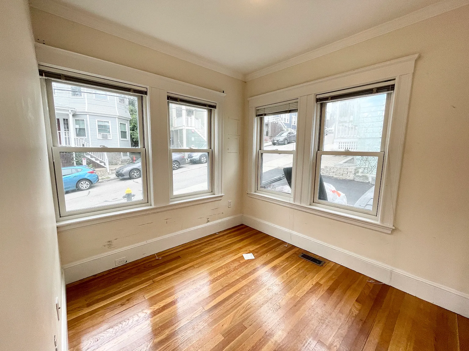 5 bed, 1800 sqft, $8,000 — Photo 3