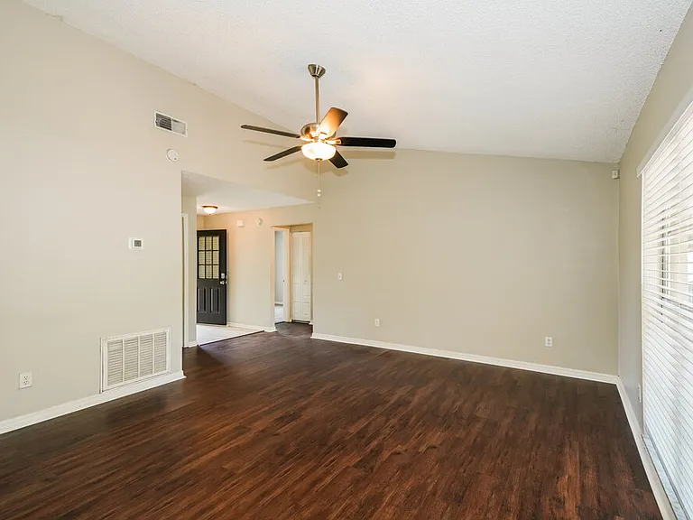 1670 Palm Leaf Dr — Photo 4