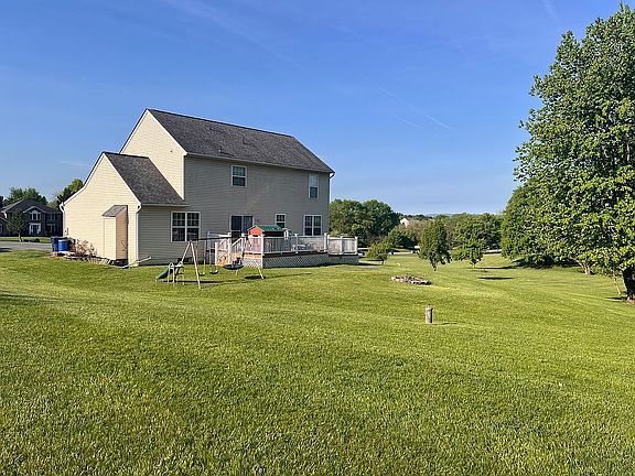 3rd image of 3826 Roundtree Rd