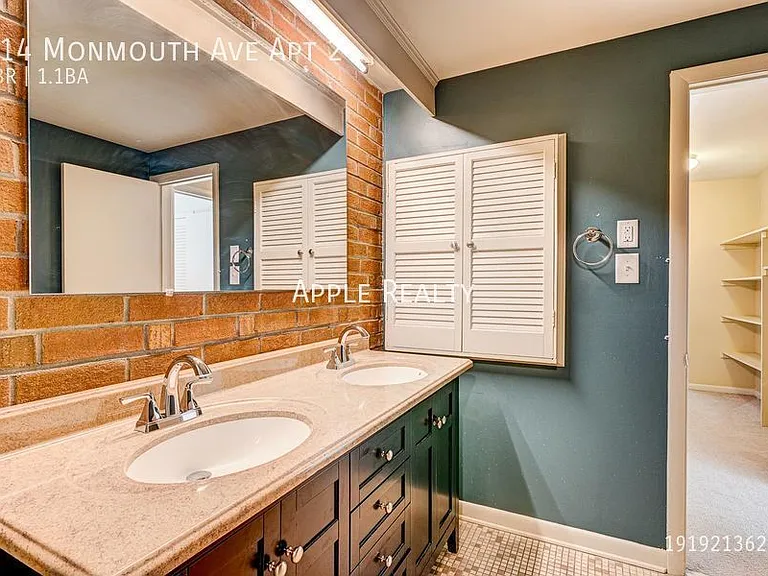 914 Monmouth Ave #2 — Photo 14