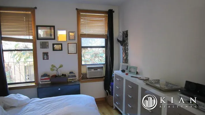 Rented by Kian Realty | media 17