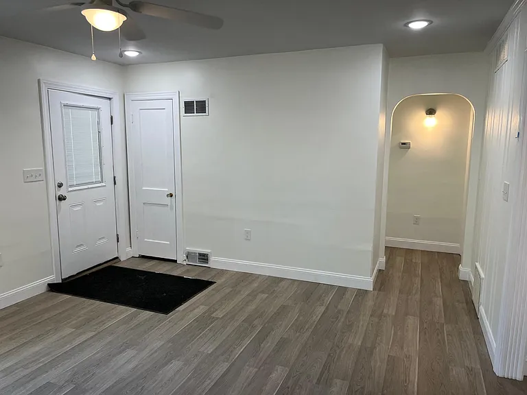 106 Lyndon Ln — Photo 14