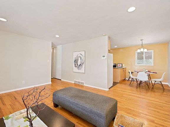 4th image of 1398 Troy St