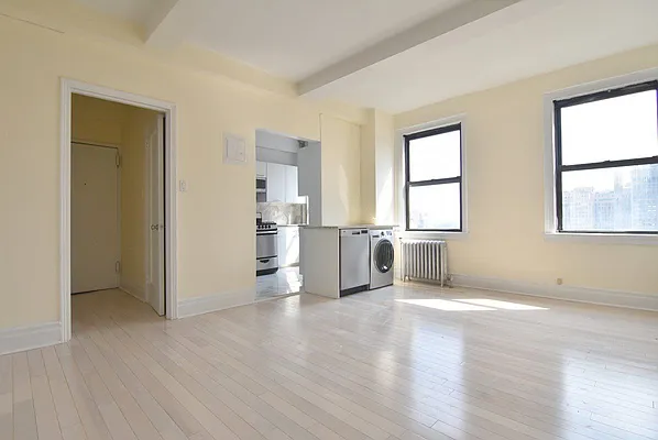 Rented by Bohemia Realty Group | media 10