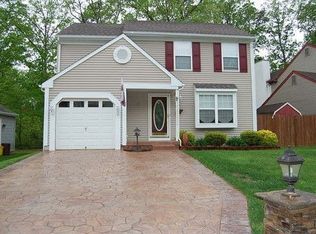 64 Oak Forest Dr, Sicklerville, NJ 08081