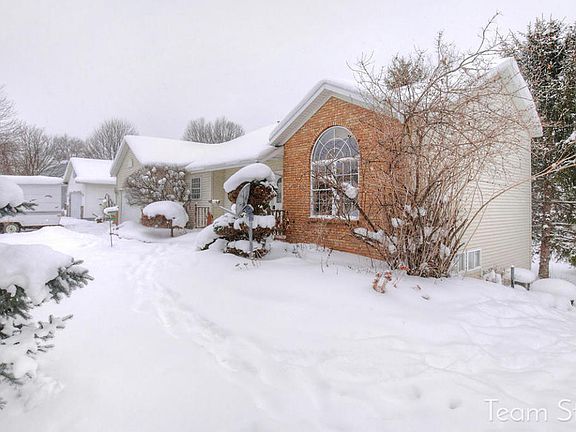 3rd image of 7524 Melinda Ct SE