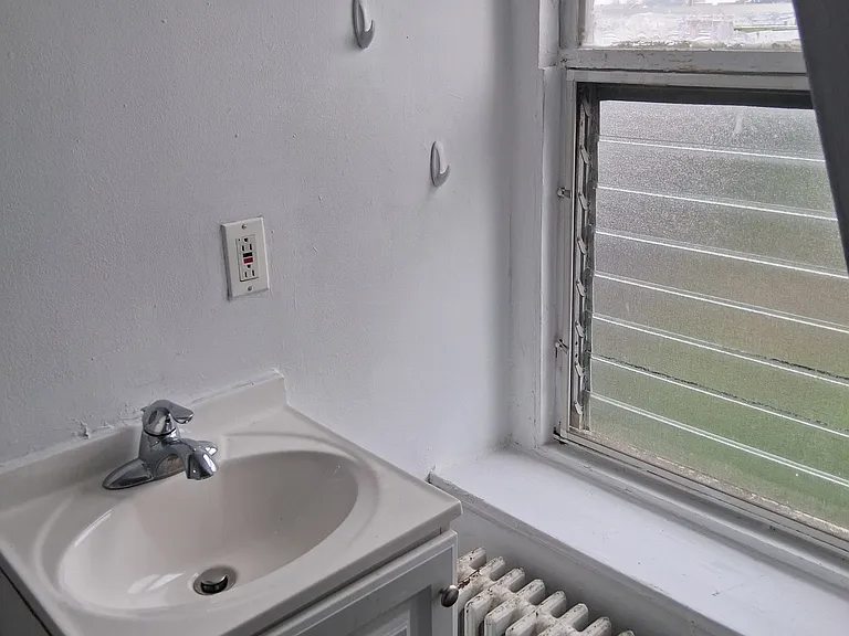 Bathroom showing vanity