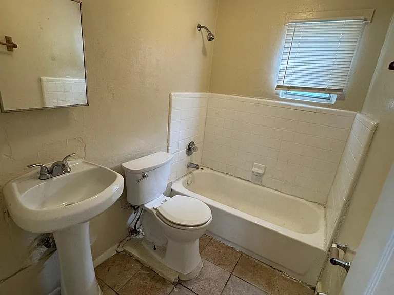 1209 Polk St — Photo 6