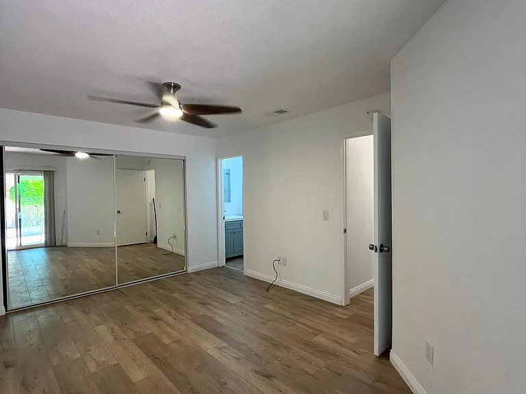4433 Logan Ave — Photo 9