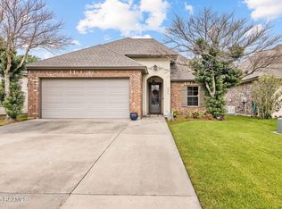 204 Springwater Dr, Broussard, LA 70518