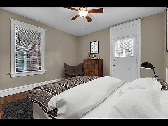 3rd image of 5010 Lindenwood Ave
