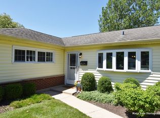 809 Countryside Dr, Wheaton, IL 60187