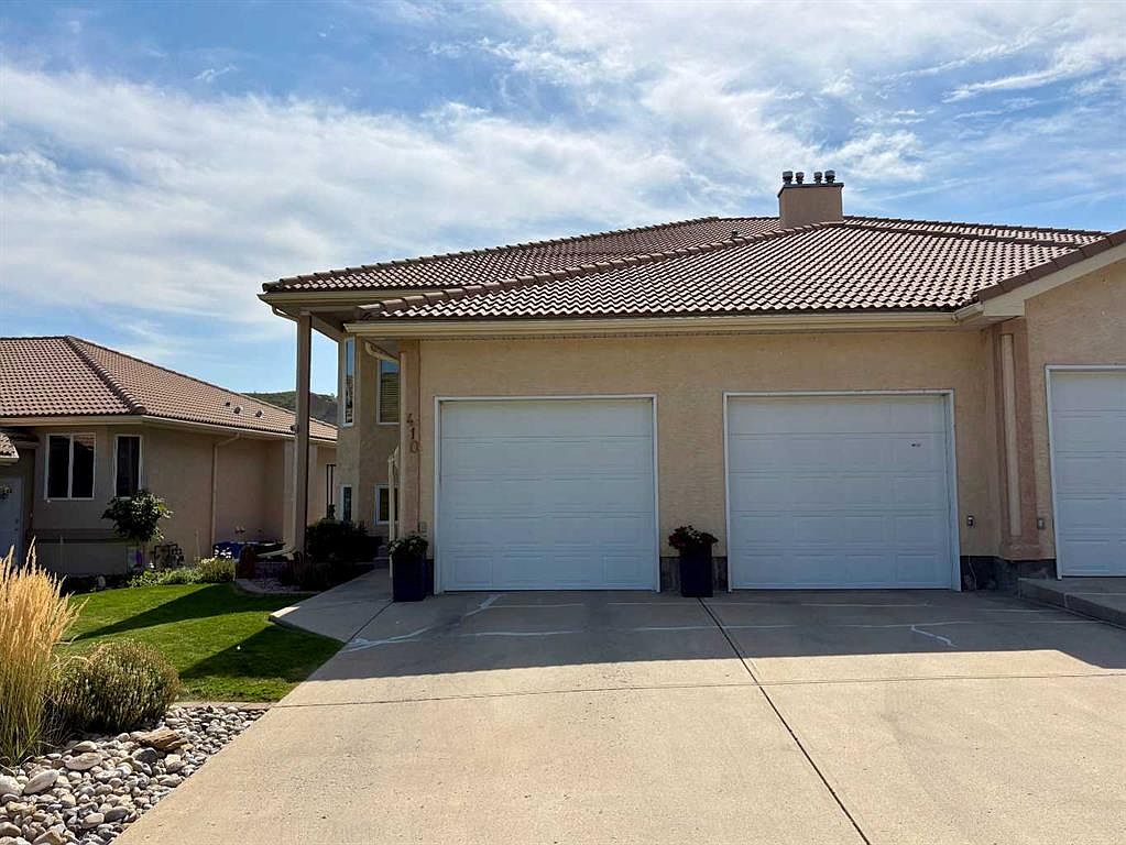 410 SE Canyon Blvd W #B