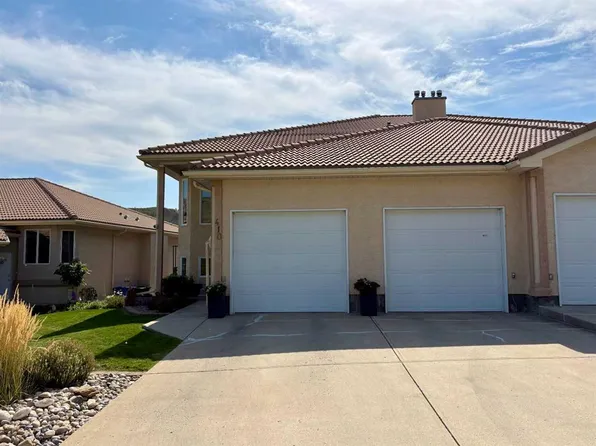 410 SE Canyon Blvd W #B, Lethbridge, AB T1K 6V2