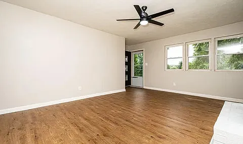 2712 Memorial Ave — Photo 17