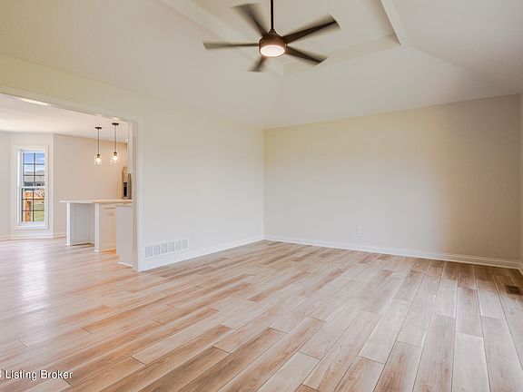 3rd image of 50 Carter Ct