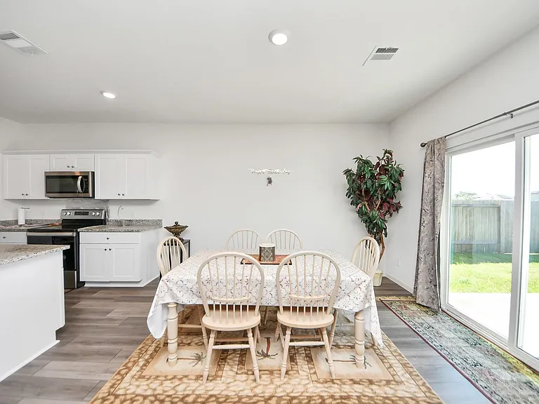 4830 Highland Springs Dr — Photo 17