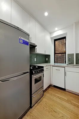 Rented by Aether Property Group | media 28