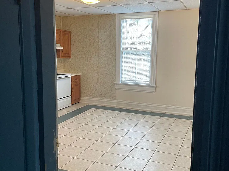 1011 Maupin Ave #5 — Photo 2