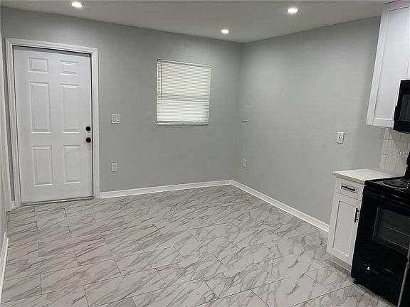 3rd image of 14201 Hazel Ct