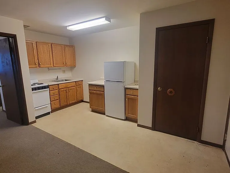 1038 Oxford Ave — Photo 5