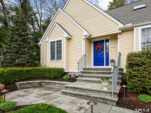 2nd image of 152 Hollyberry Road