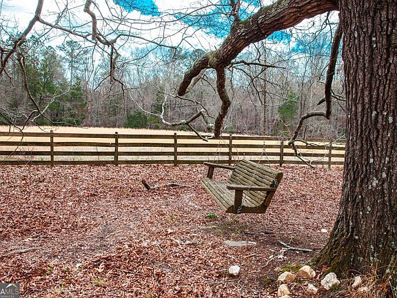 4th image of 1215 Guillebeau Rd