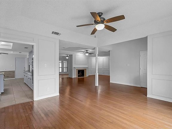 3rd image of 417 Evergreen Dr