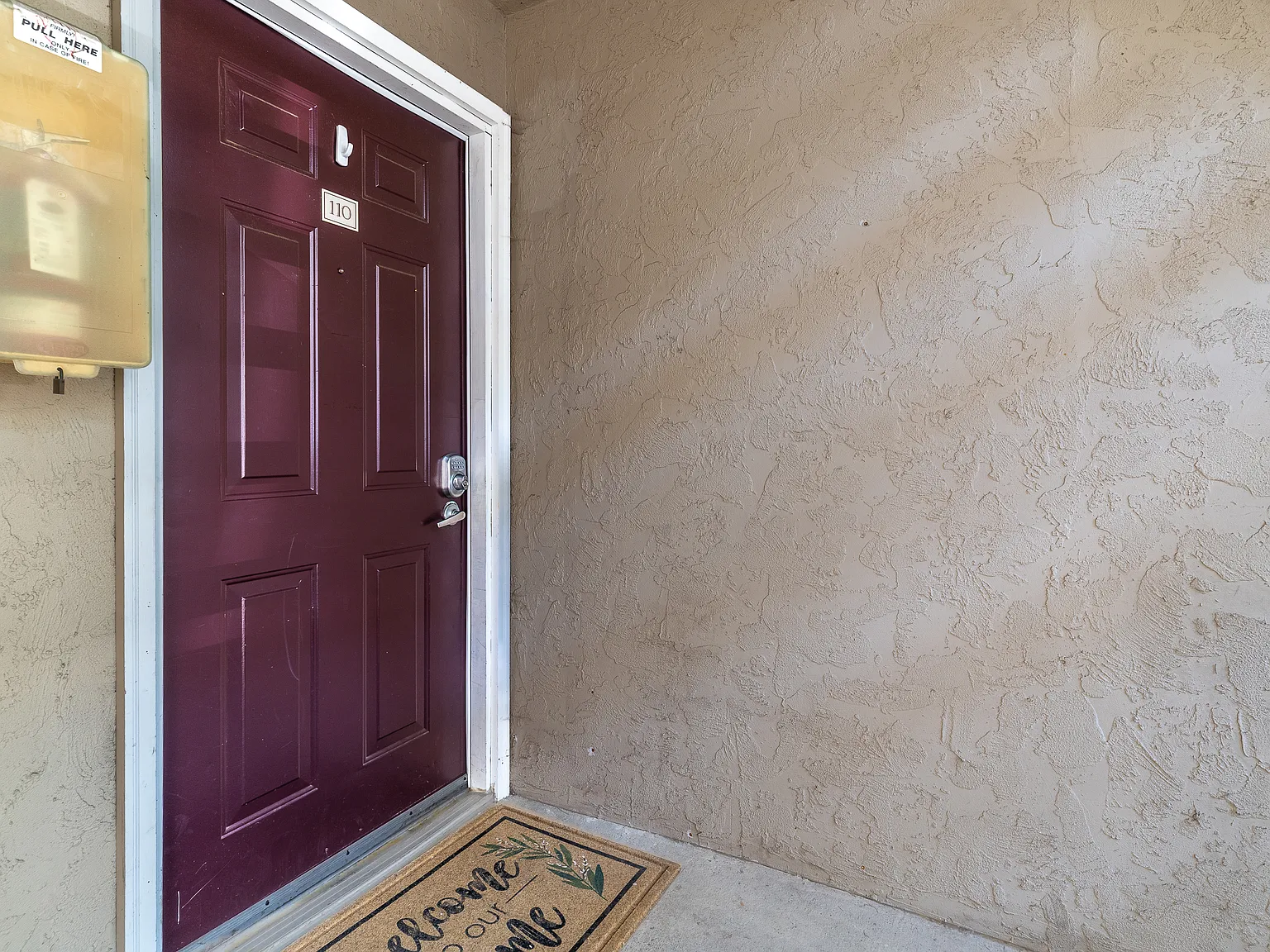 2 bed, 910 sqft, $2,100 — Photo 2