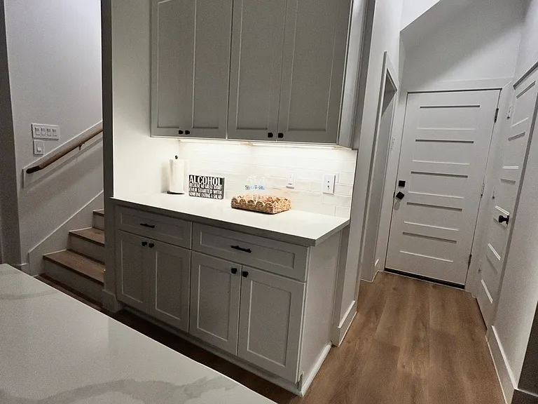 126 Amundsen St #A — Photo 37