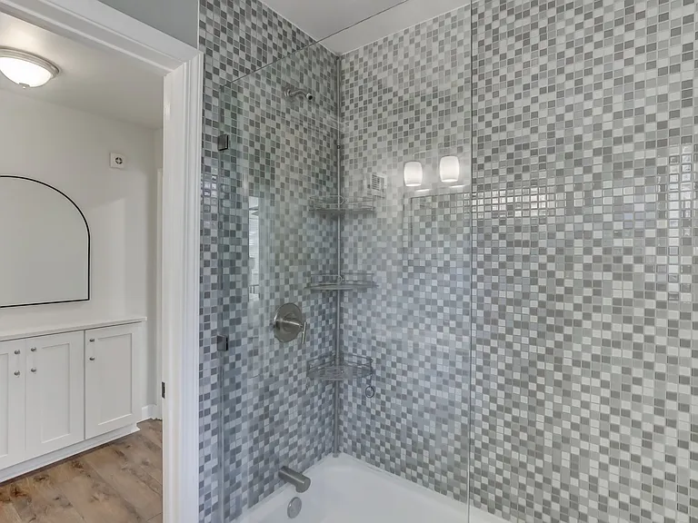 3325 Eastwood Dr — Photo 38