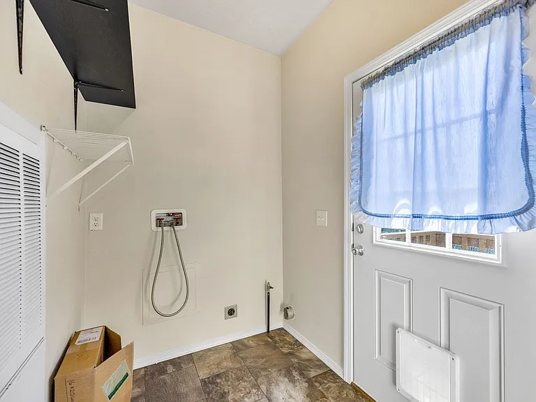 225 Wilson Rd — Photo 16